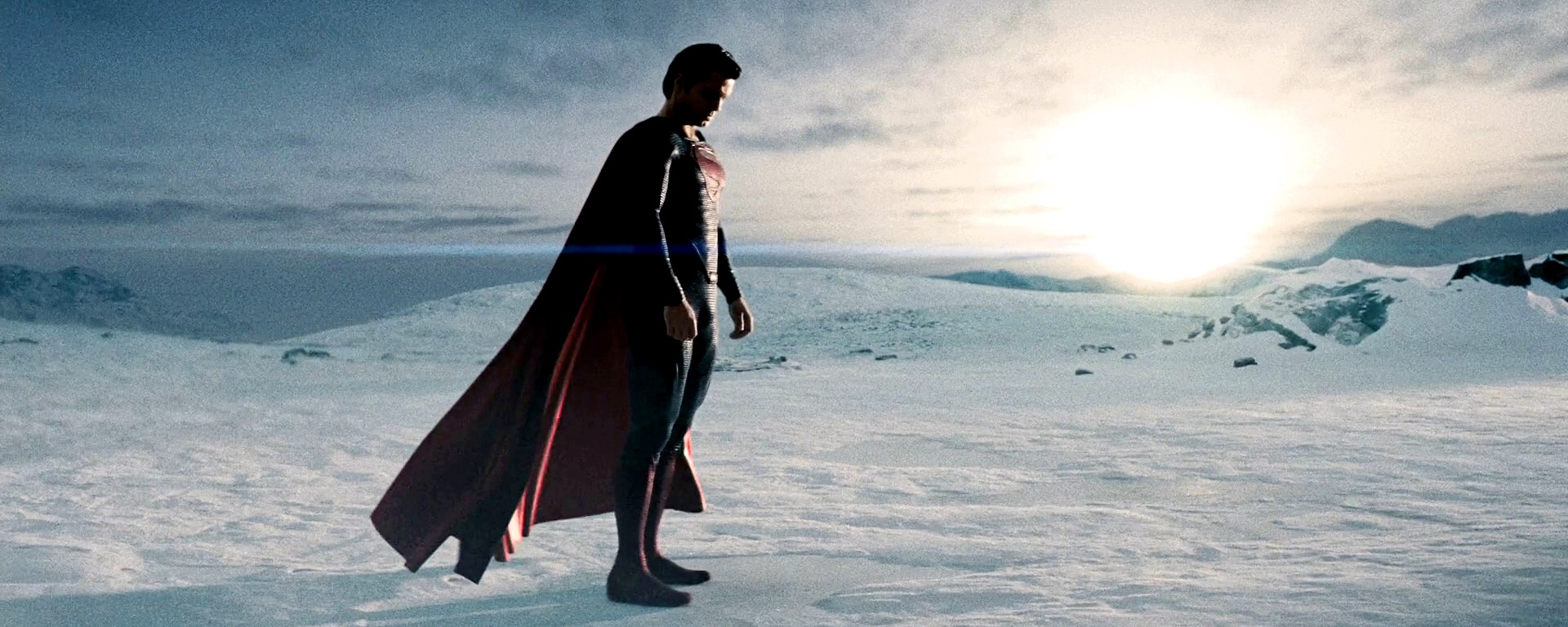 henry cavill out as superman dc universe