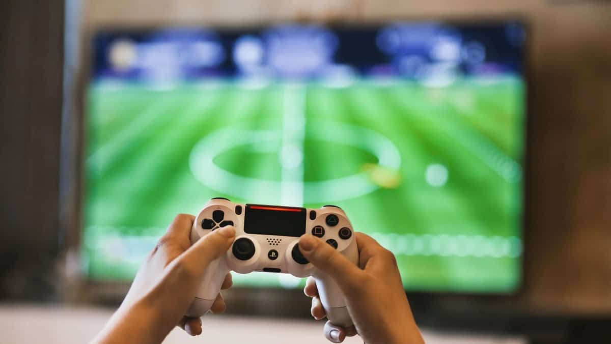 Ukrainian Warehouse Used Thousands Of Ps4 Consoles As Fifa Ultimate Team Bot Farm