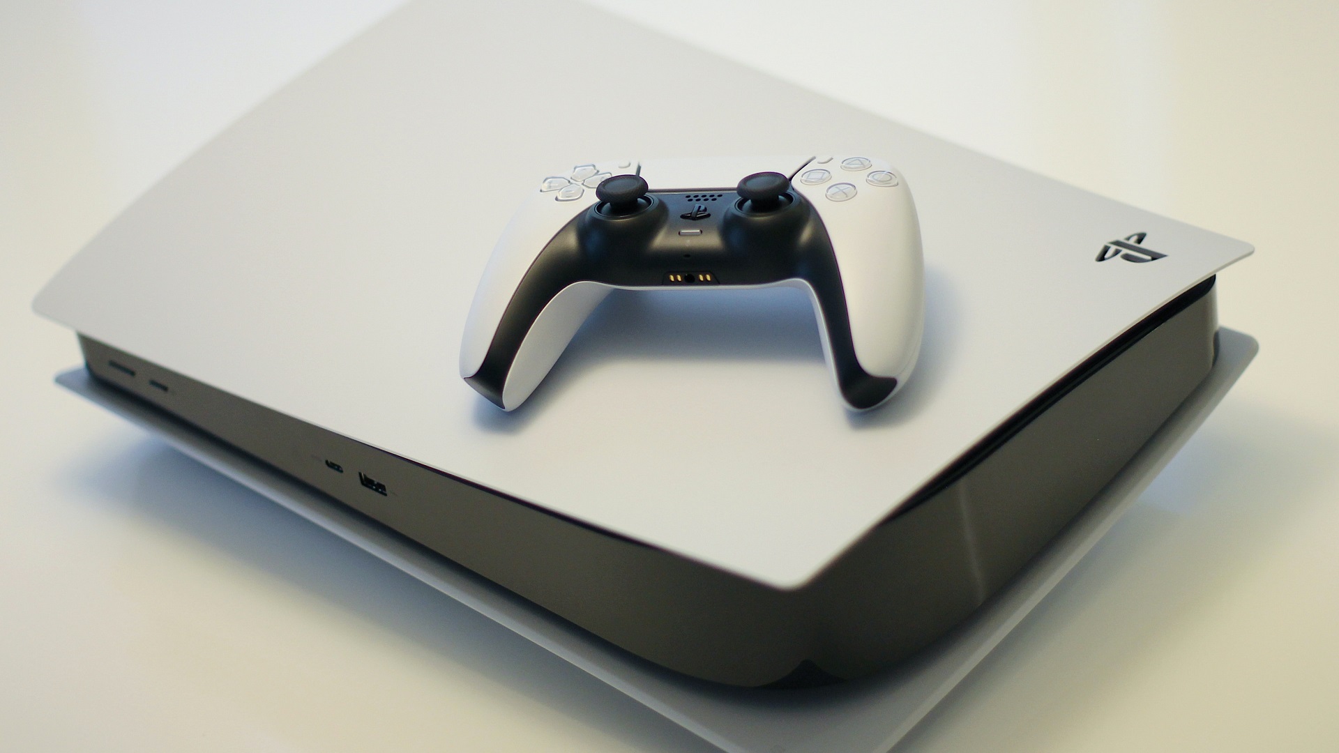 The rumored PlayStation 5 Slim is definitely not so slim