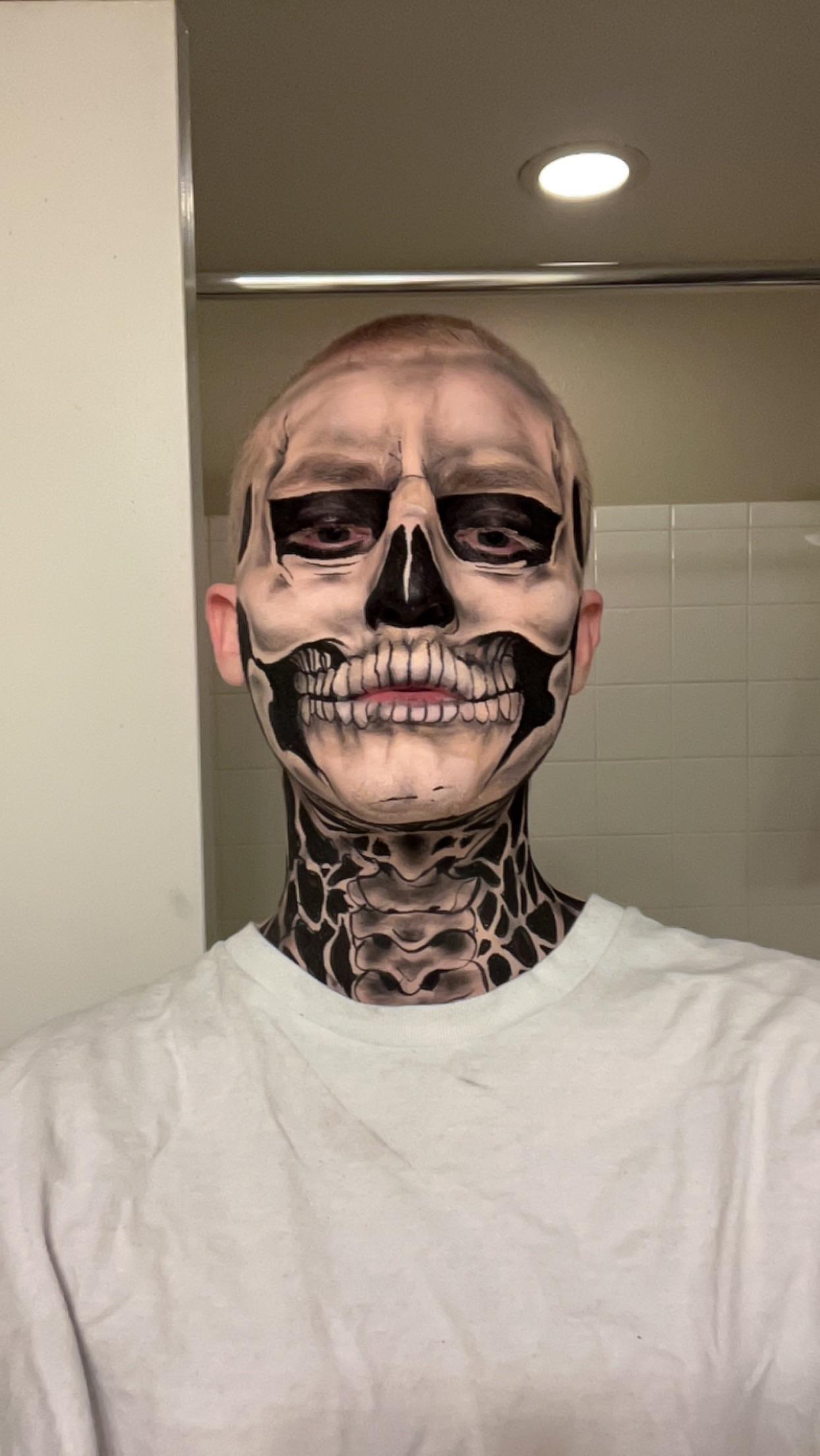 /u/klonopinkardashian as Tate.