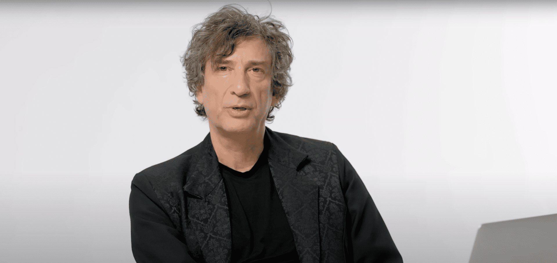 neil-gaiman-interview.png