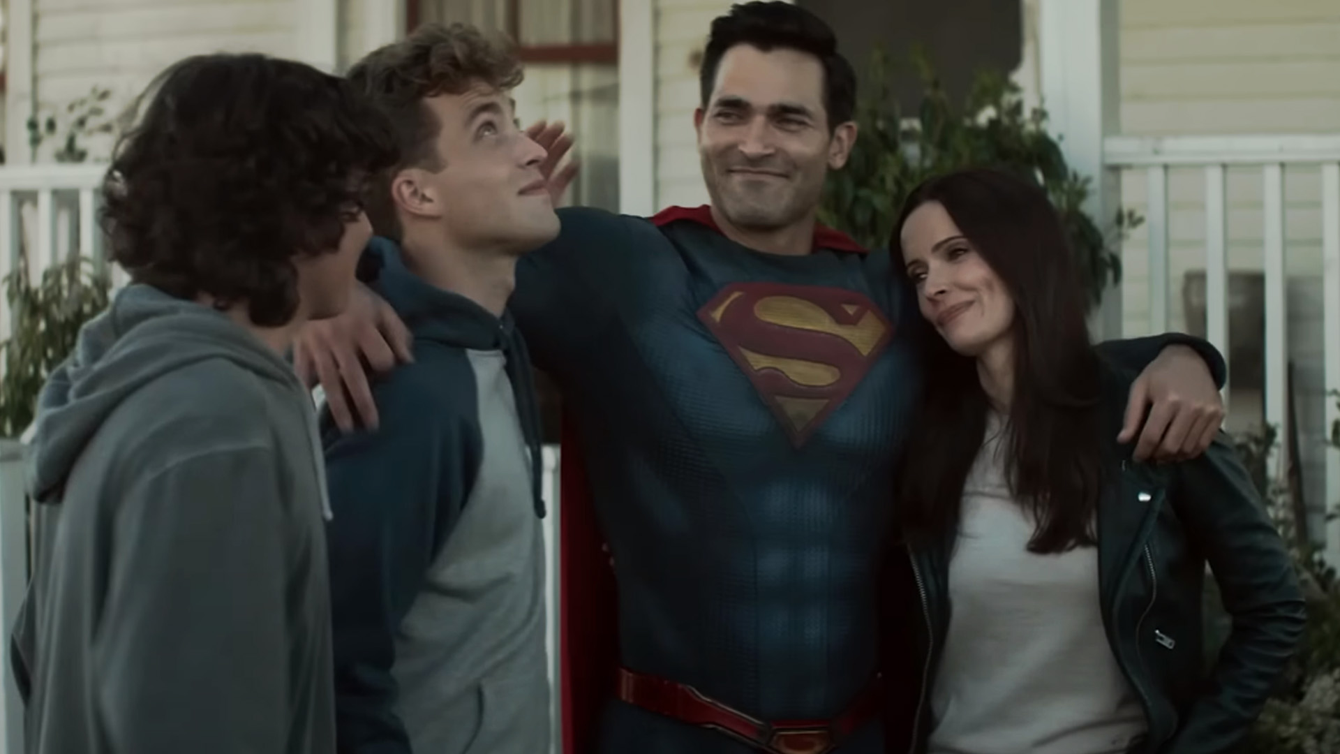 Before the Superman & Lois series came to be, Tyler Hoechlin (Clark Kent/Superman) and Bitsie Tulloch (Lois Lane-Kent) appeared in various Arrowverse episodes. After the Crisis on Infinite Earths crossover, Superman & Lois moved forward as a standalone universe, separate from the Arrowverse.