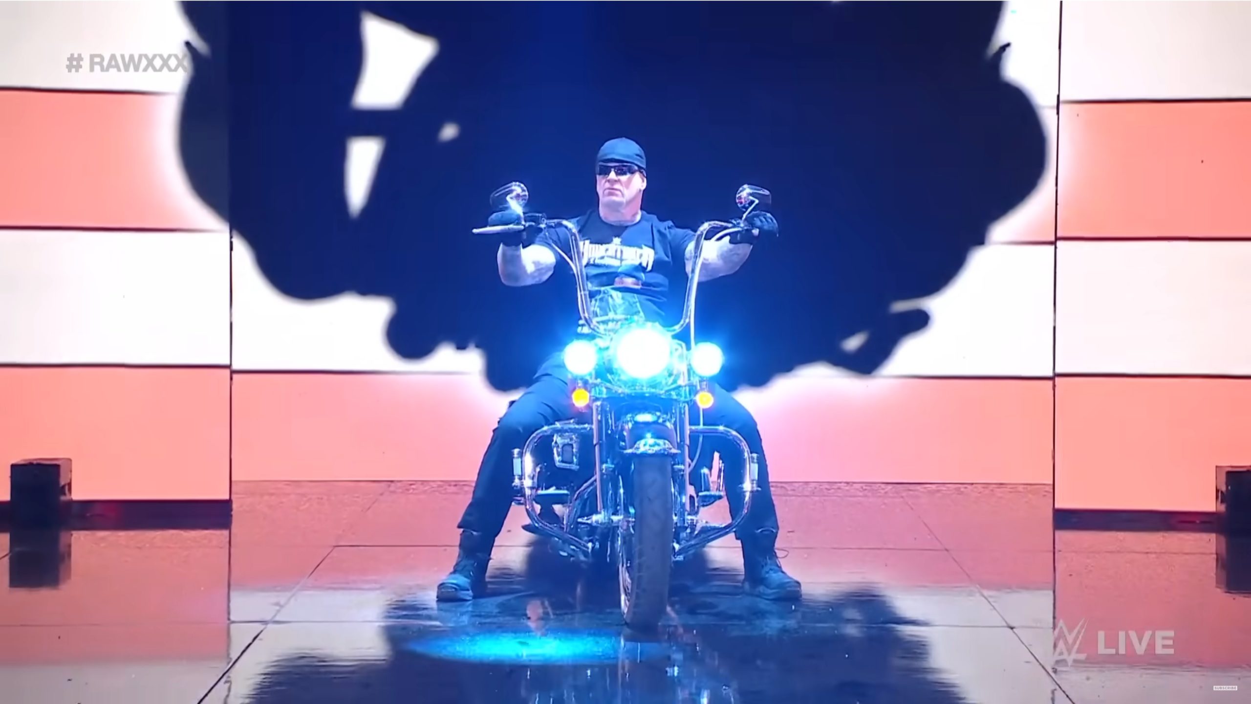 The Undertaker scares shark away while on vacation with Michelle McCool