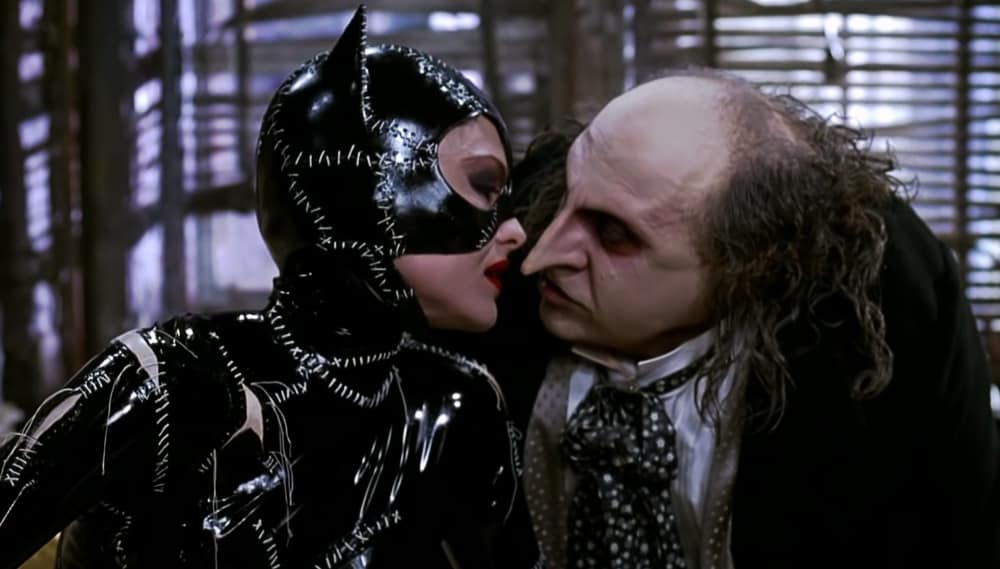 DC-Comics-Batman-Returns-The-Penguin-Danny-Devito-Gotham-Villains-Anniversary-Romance.jpg