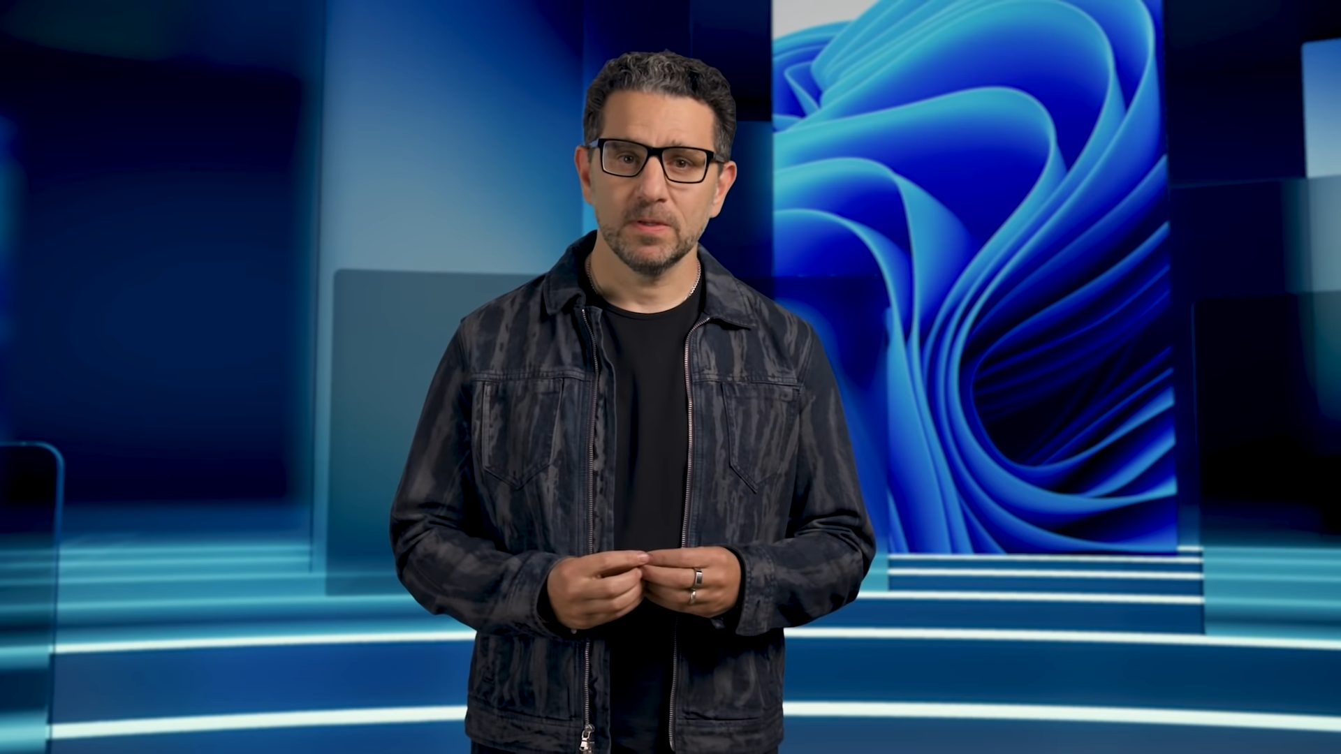 Microsoft's Chief Product Officer, Panos Panay, is reportedly taking his talents to Amazon