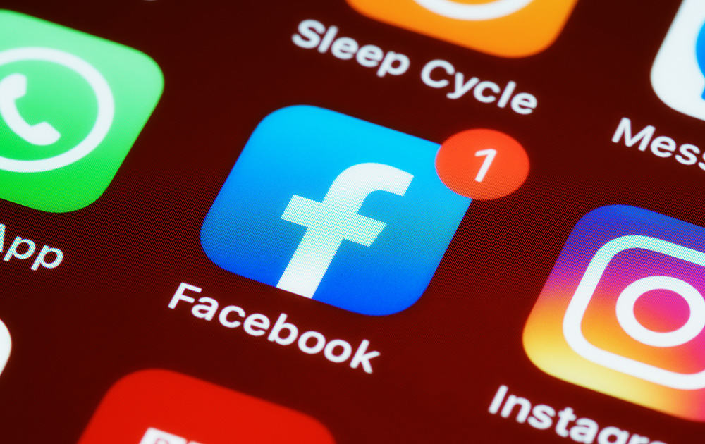 Facebook, Instagram, WhatsApp all go offline