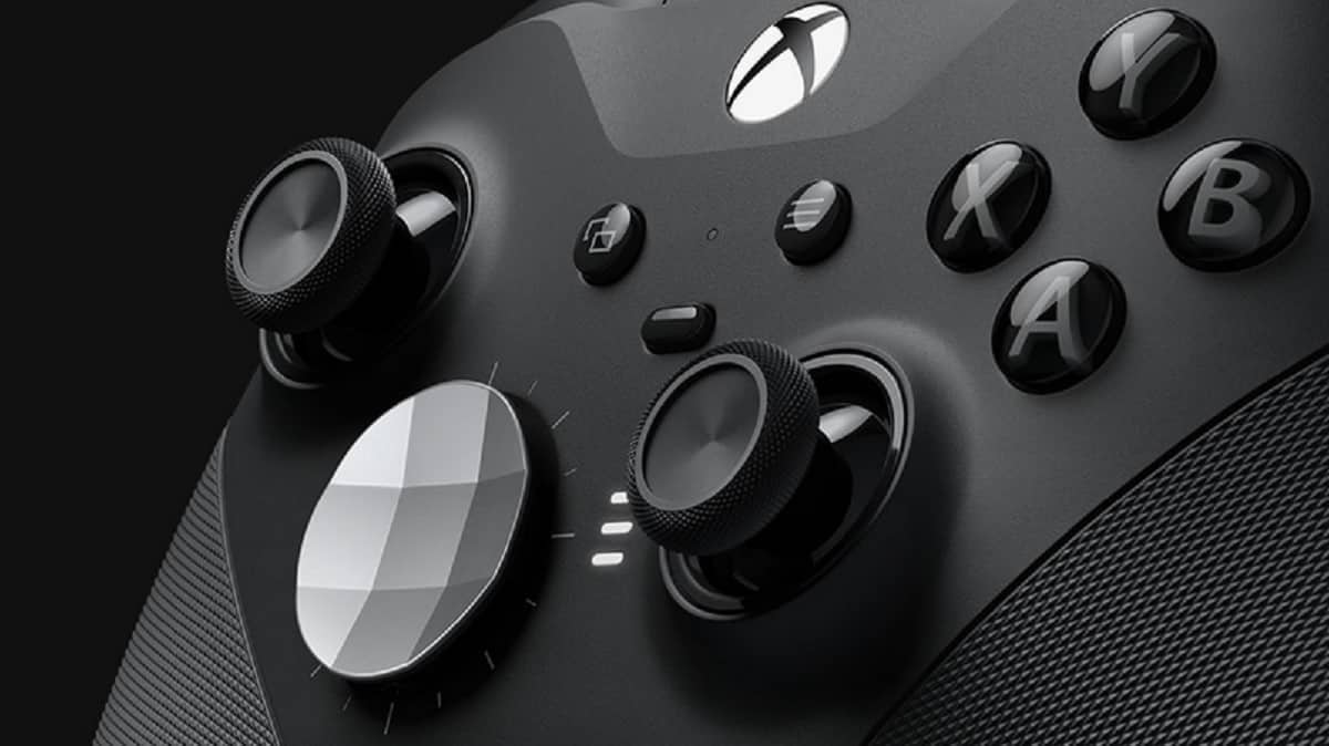 The White Xbox Elite Series 2 Controller Might Come Out Next Month