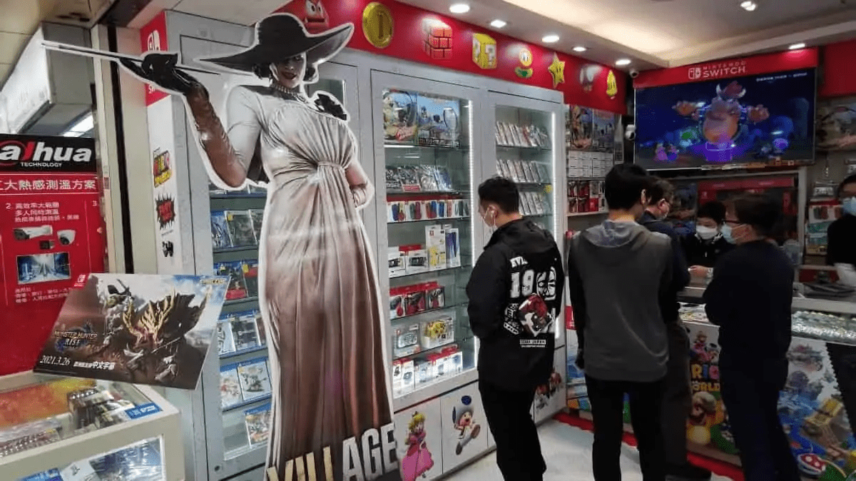 Capcom Using Life-Size Lady Dimitrescu to Promote Resident Evil Village