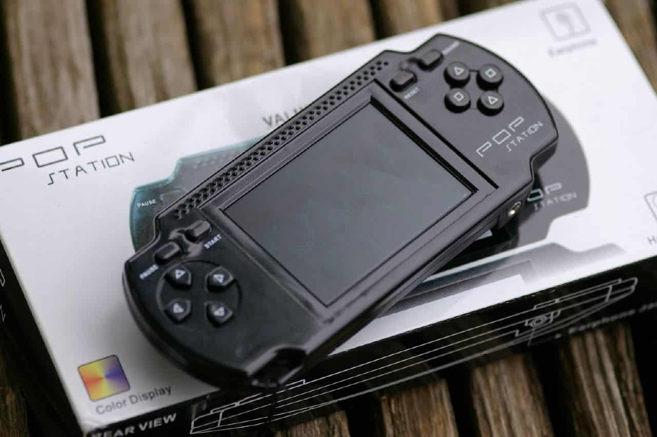 sony-new-playstation-handheld-12-800x533.jpg