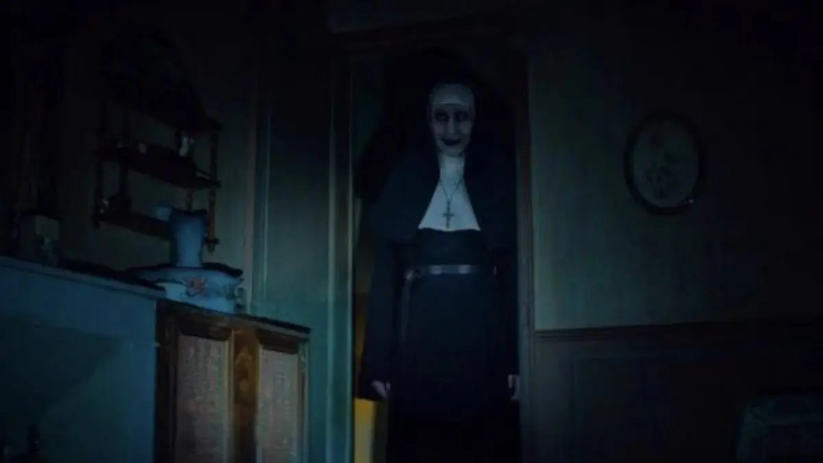 the-nun-2-headed-max-in-time-halloween-2-800x450.jpg
