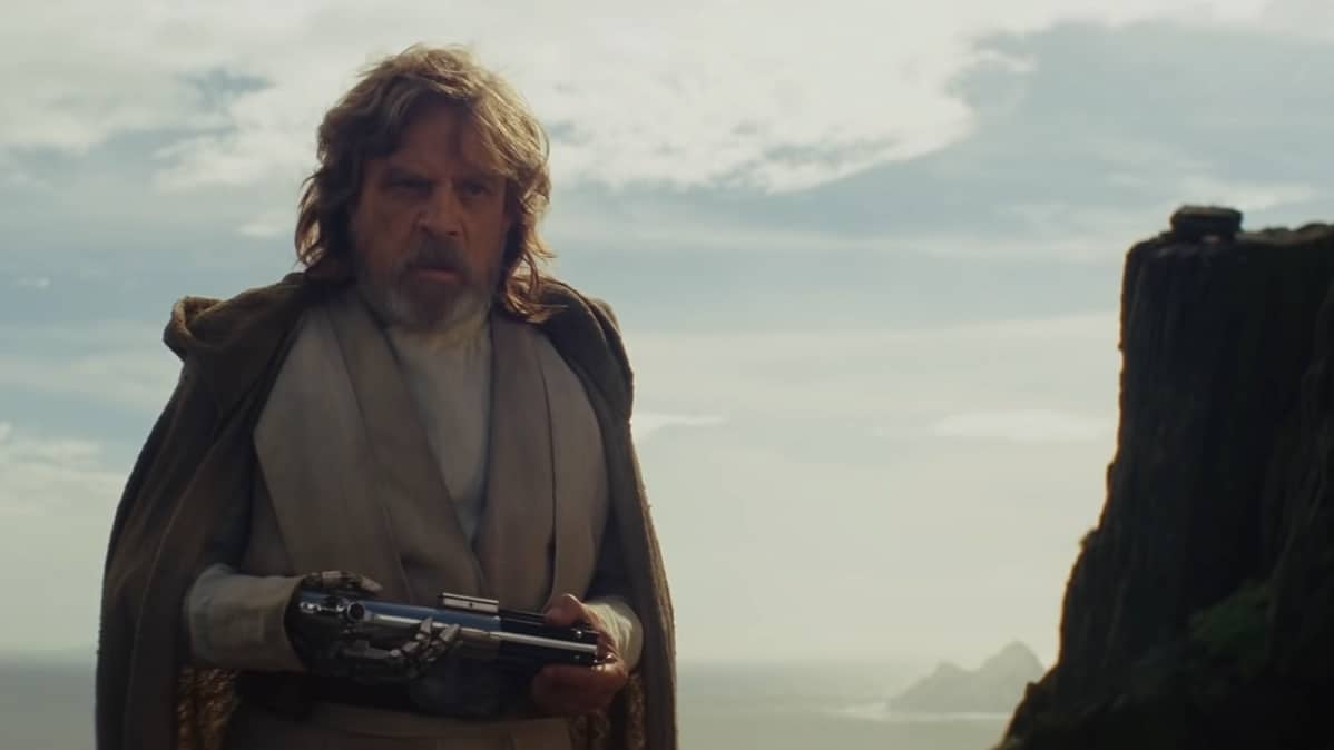 A wild Mark Hamill appears in the latest The Mandalorian 2 set photos